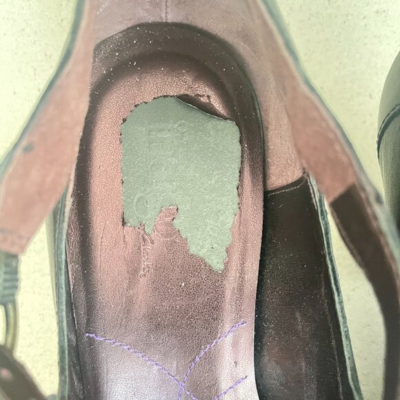 Elegant Black T-Strap Heels - Picture 12 of 12